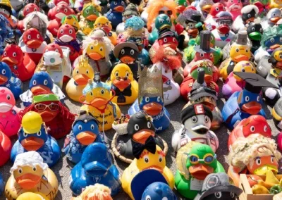 Zuschauer verfolgen das Rennen