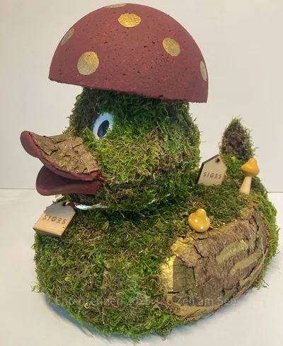 Ente von SIGES Massivholzbau